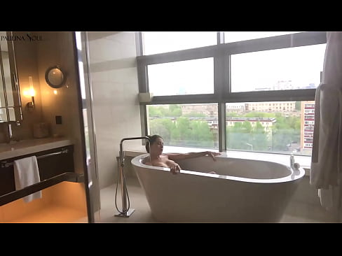 ❤️ Möhtəşəm babe Ehtirasla hamamda öz pişiyini çəkdi ❤❌ Rus pornosu bizdə ️❤